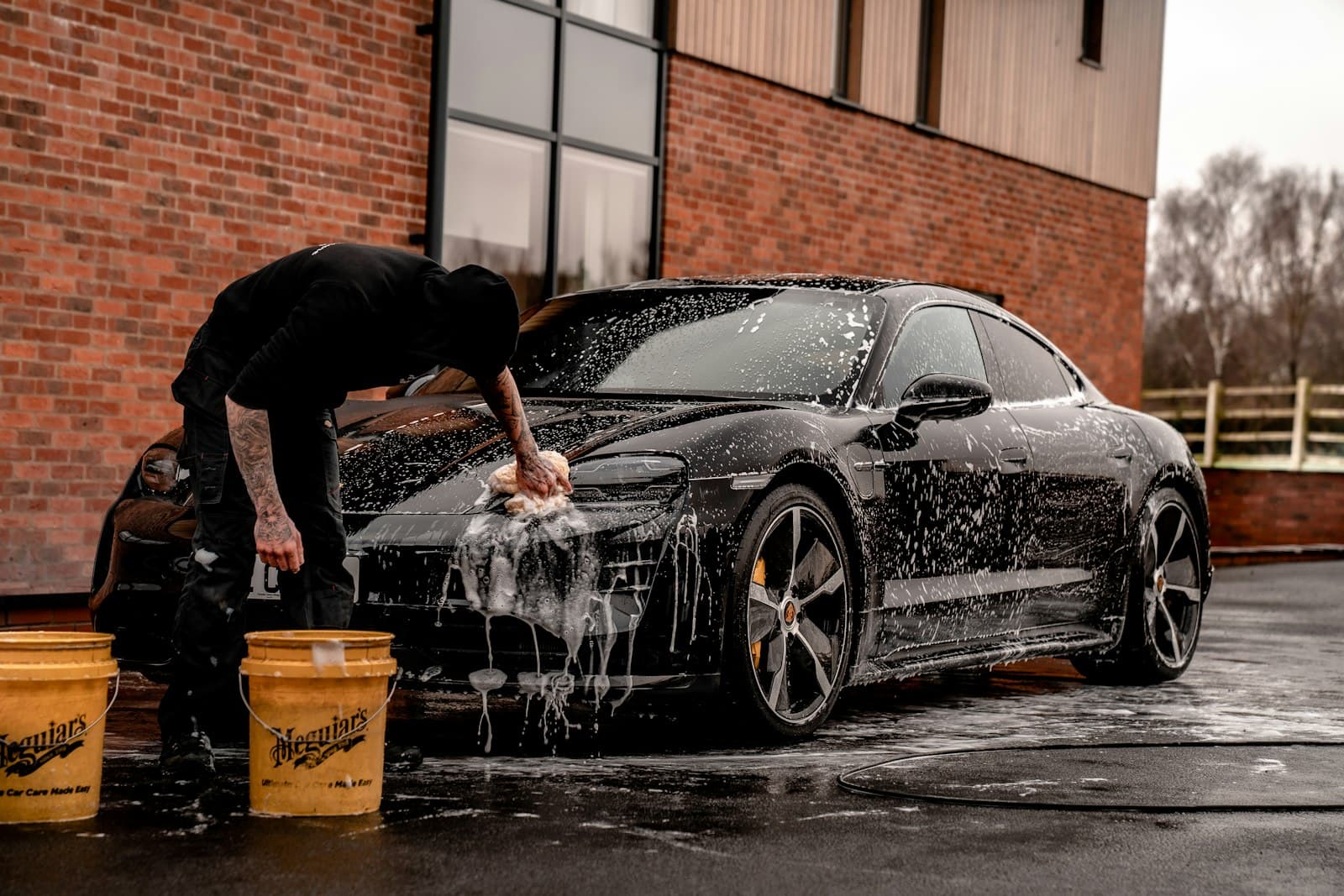 Porsche Taycan — мойка-детейл